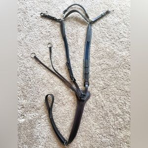 Rambo Micklem 3-Point Breastplate (Standard/Horse Size in Brown/Navy)